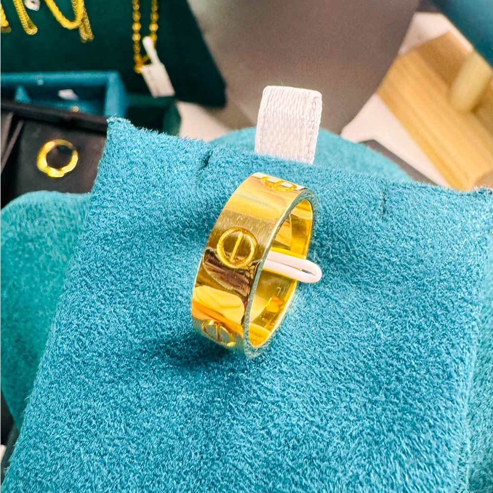 Real 18K Saudi Gold Ring Size 6